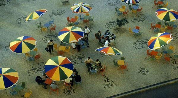 Cafe Umbrellas, Angola, foto: Volkmar K. Wentzel, National Geographic