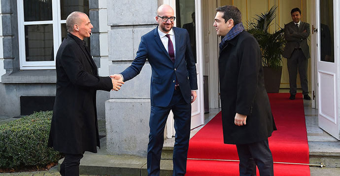 Belgijski premijer dočekuje grčke predstavnike u Briselu, foto: Emmanuel Dunand / AFP / Getty