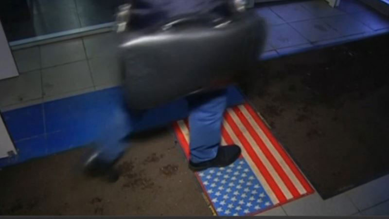 Američka zastava kao otirač, Moskva, You Tube