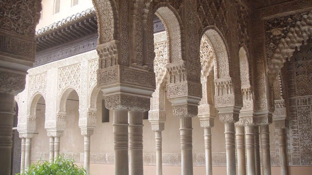 Fotografije čitateljki, Iva Kežić, Alhambra