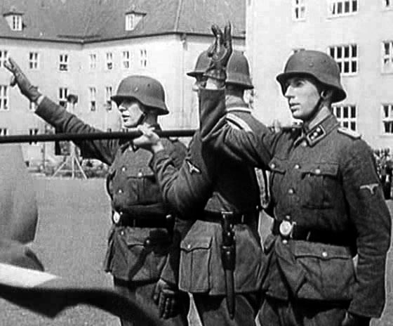 Prisega danskih nacista podizanjem tri prsta