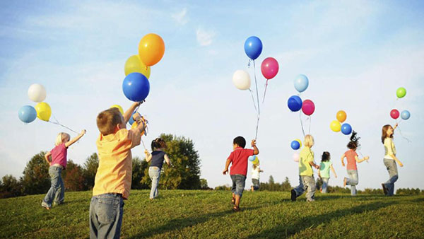 deca se igraju balonima