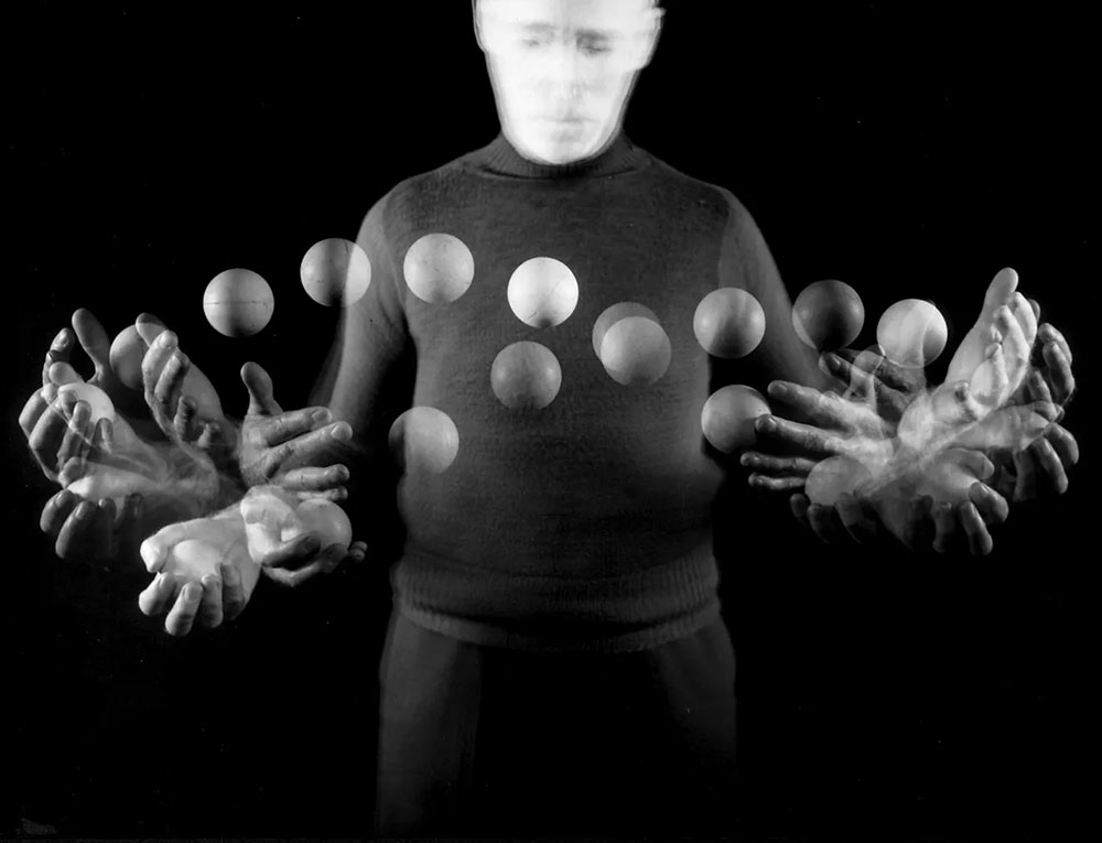 The juggler Stan Cavenaugh, 1941.