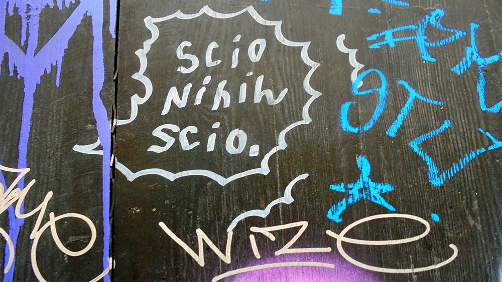 Grafit: Scio nihil scio.