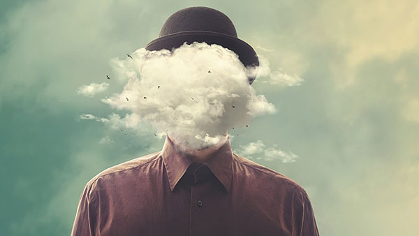 Glava u oblaku, Shutterstock
