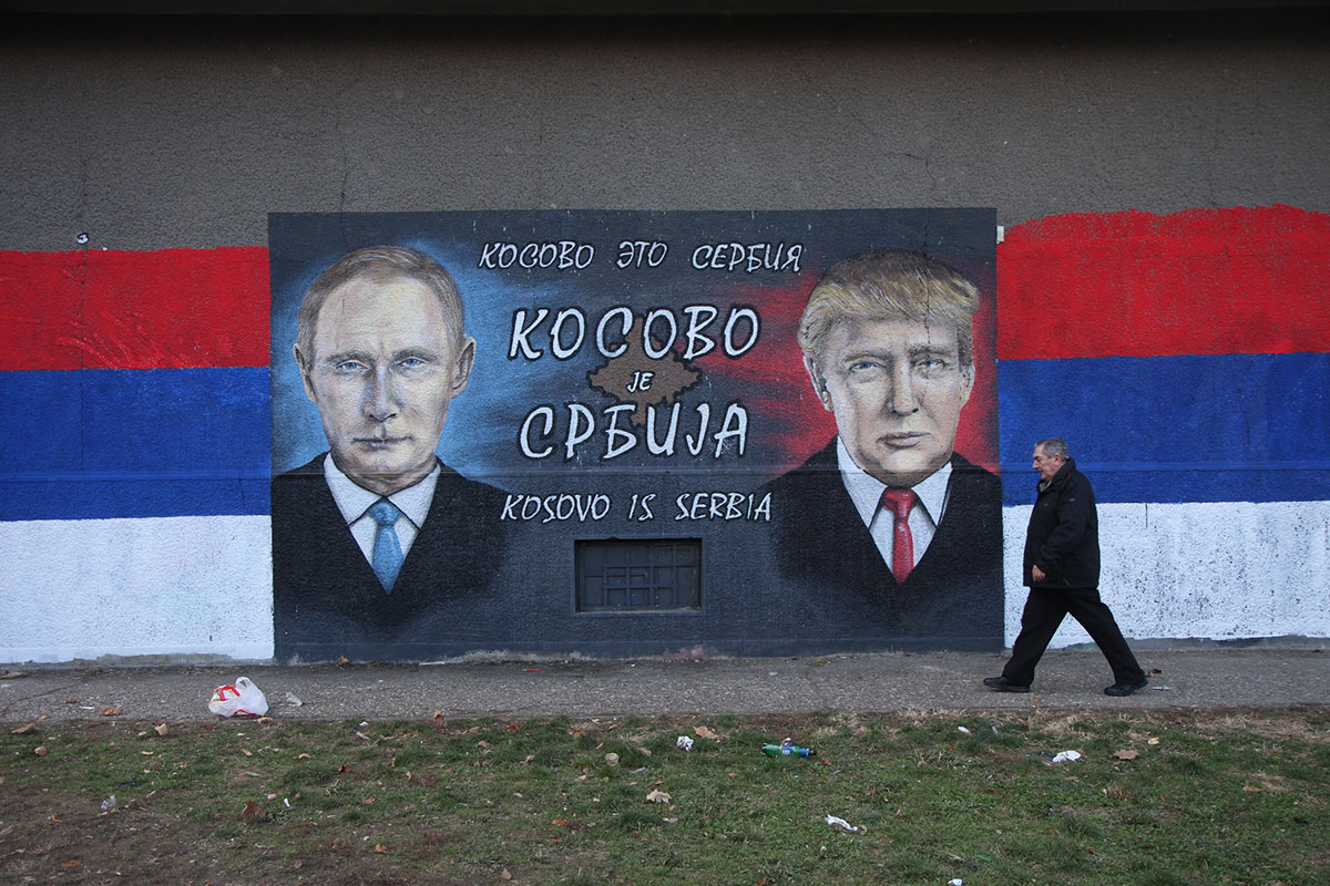 Mural u Beogradu Kosovo je Srbija sa Putinom i Trampom