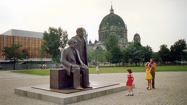 Trg Marksa i Engelsa u Berlinu 1986.