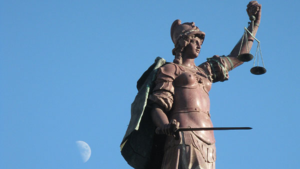 Statua Pravde, Rim