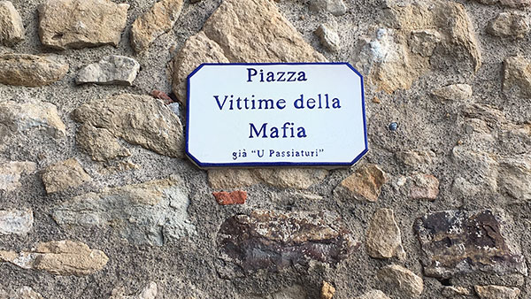 Tabla Piazza Vittime della Mafia, Sicilija