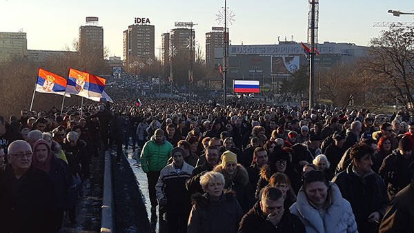 kolona učesnika mitinga podrške Putinu, 17.01.2019.