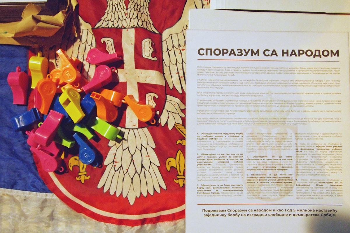 Tekst Sporazuma sa narodom, pištaljke i zastava Srbije