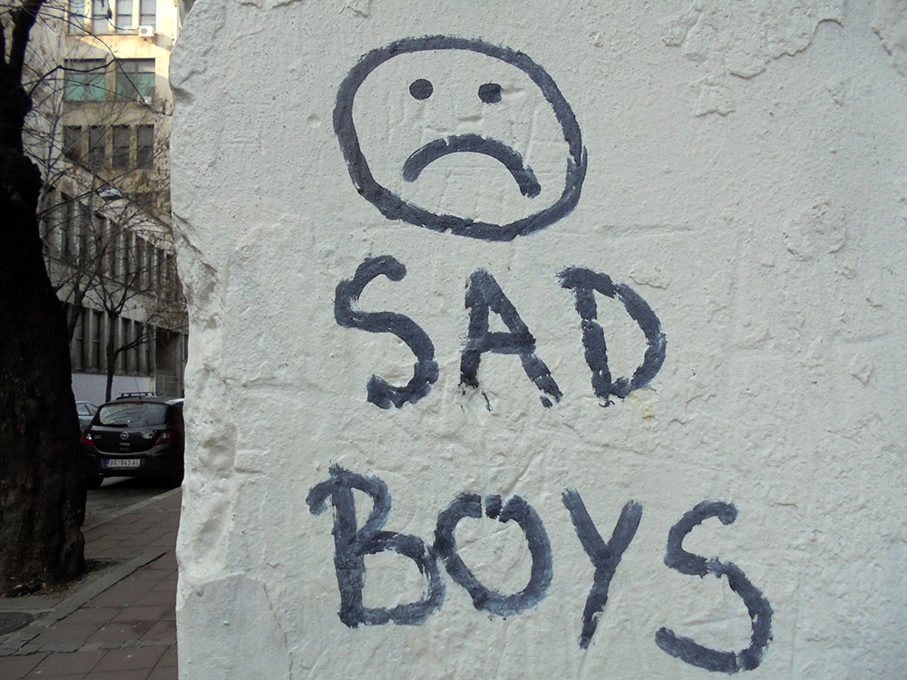Natpis na zidu: Sad boys