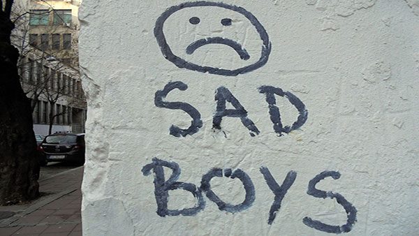 Natpis na zidu: Sad boys