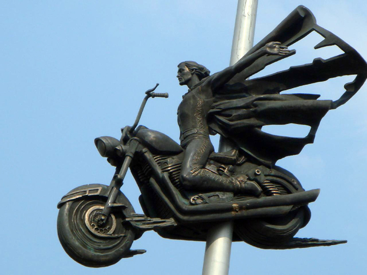 The “Dead Biker” Monument