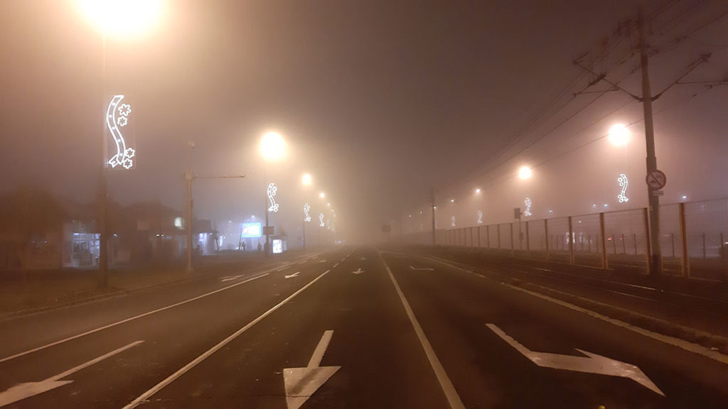 Beogradska ulica u magli