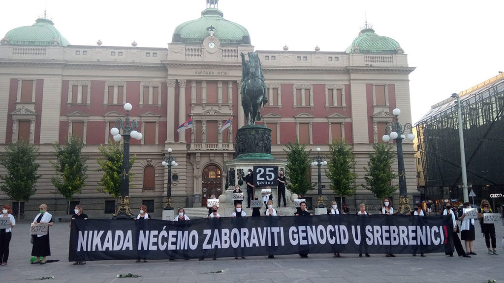Transparent: Nikada nećemo zaboraviti genocid u Srebrenici, Žene u crnom, 10.07.2020, Beograd