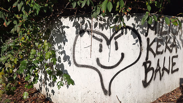 srce nacrtano na zidu