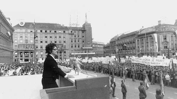 Savka Dabčević Kučar 7.5.1971. na Trgu Republike u Zagrebu, foto: Wikipedia