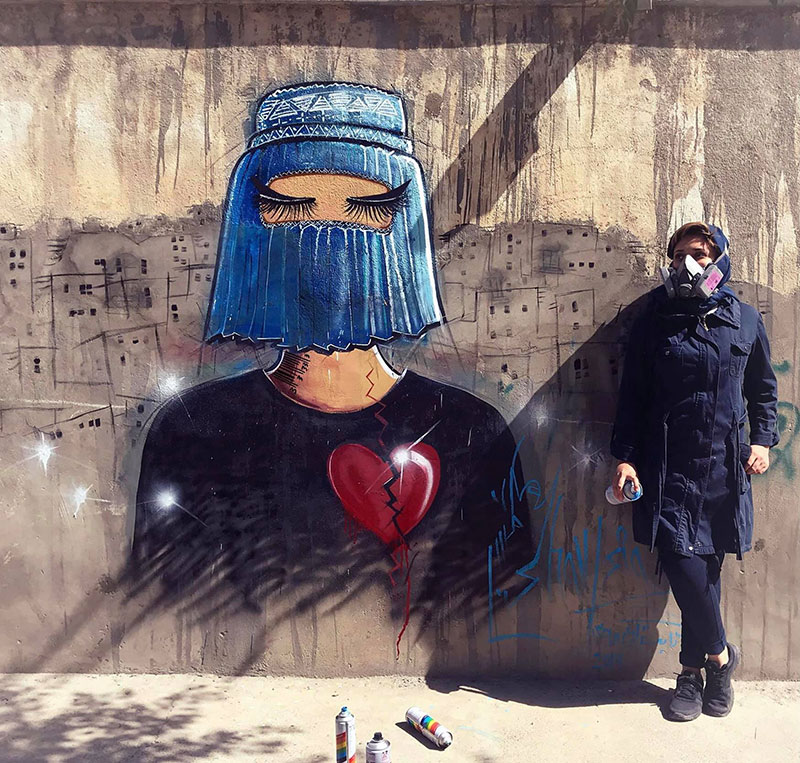 Shamsia Hassani pored svog grafita
