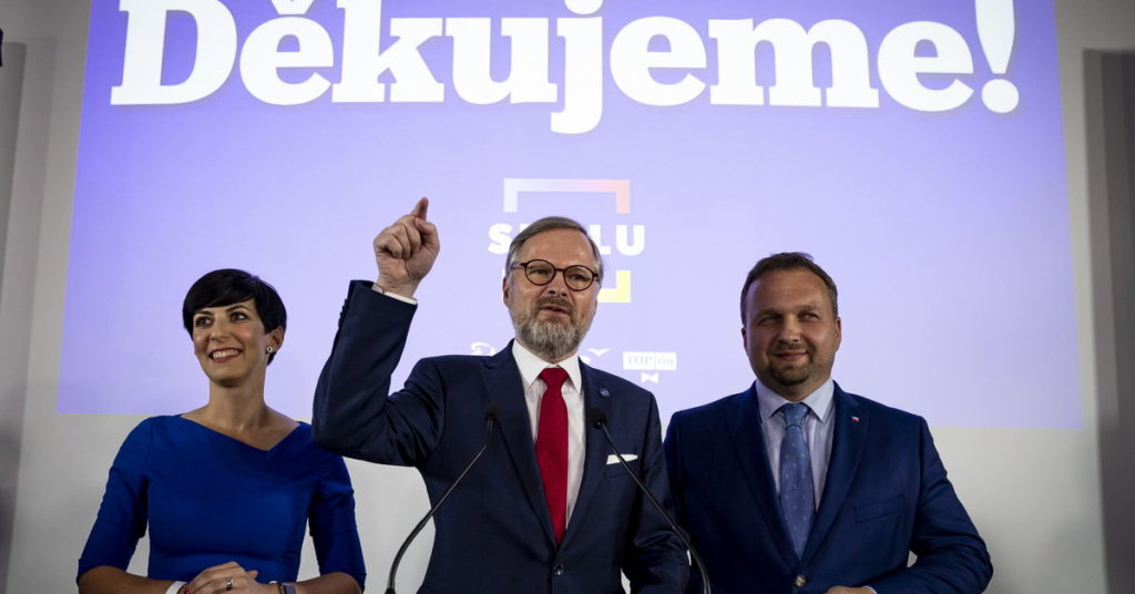 Petr Fiala (u sredini), lider pobjedničke koalicije Zajedno, foto: Ideje