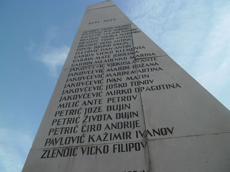 Spomenik partizanima sa Šolte