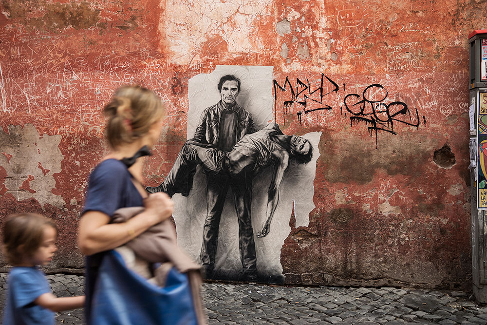 Pazolini, serigrafija na zidu u Rimu 2015, foto: Ernest Pignon-Ernest/Wikimedia Commons