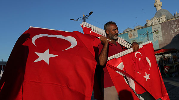 Istanbul, prodavac turskih zastava, foto: Konstantin Novaković