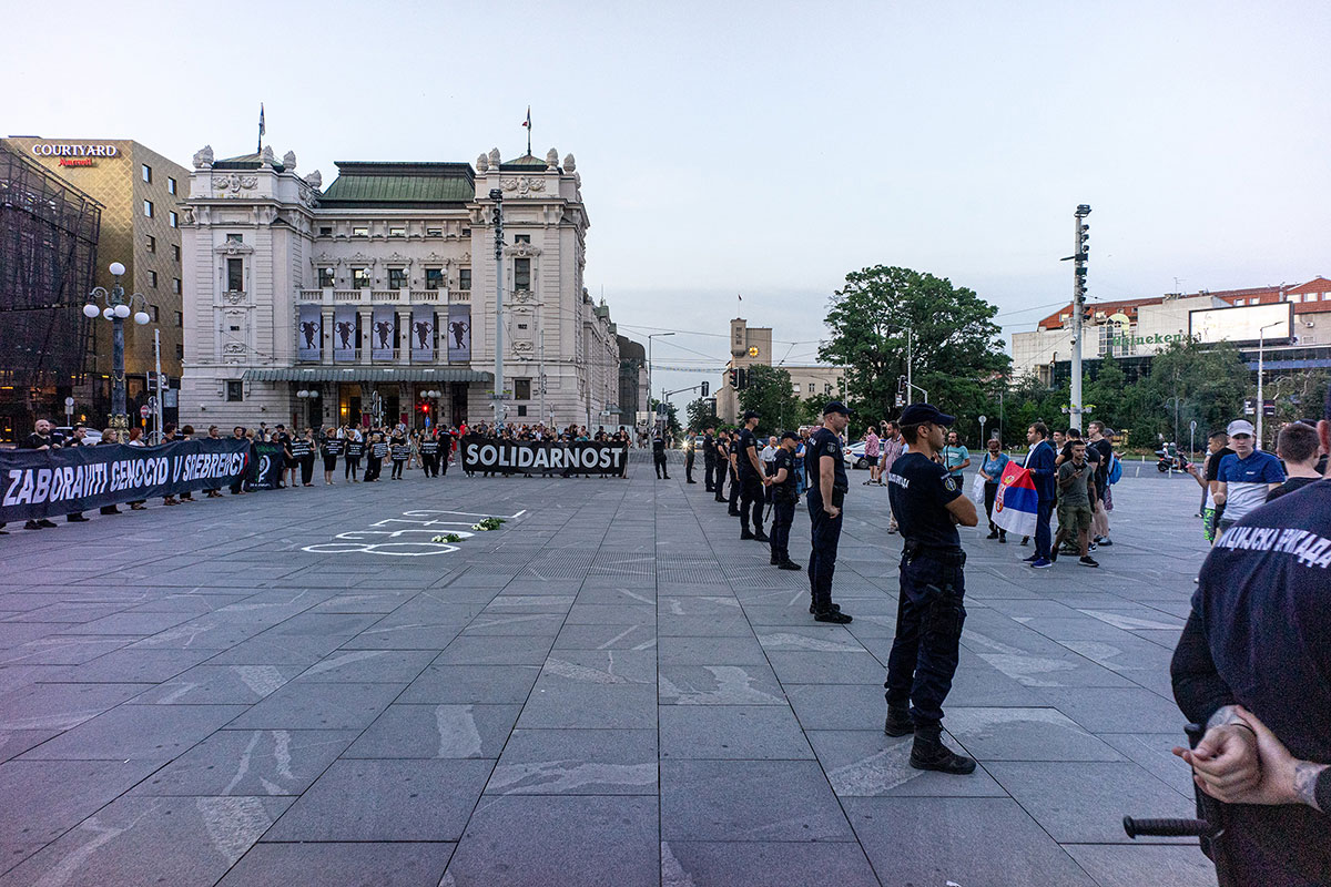 Stajanje Žena u crnom, Beograd, 10.7.2023, foto: Srđan Veljović Stajanje Žena u crnom, Beograd, 10.7.2023, foto: Srđan Veljović